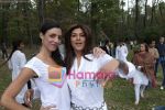 Drena DeNiro, Sushmita on the sets of karma Aur Holi.jpg