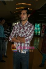 Dino Morea at the meeting with underprivileged women of CPAA in Cinemax, Andheri, Mumbai on 7th March 2009 (4).JPG