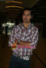 Dino Morea at the meeting with underprivileged women of CPAA in Cinemax, Andheri, Mumbai on 7th March 2009 (6).JPG
