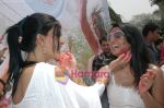 Koena Mitra, Geeta Basra at Holi Celebration in Country Club_s Spring Club in Kandivali Mumbai on 11th March 2009 (7).JPG