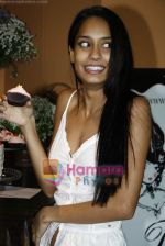 Lisa Haydon at TART Bakery launch in Nariman Point on 16th March 2009 (14).JPG