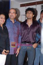 Madhushree, Suresh Wadkar, Sonu Nigam at Ravi Tripathi_s album launch on 24th March 2009 (2).JPG