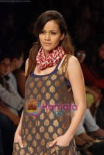 Model walk the ramp for Asmita Marwa Show at LIFW on 27th March 2009 (73).JPG