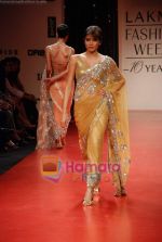 Model walk the ramp for Manish Malhotra Show at LIFW on 27th March 2009 (103).JPG