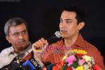 Aamir Khan at ADR election media press meet in Mehboob Studios on 31st March 2009 (65).JPG