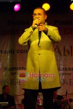 Abhijeet at Abhijeet live concert by Giants club of Chowpatty in Birla Matoshree on 3rd April 2009 (4).JPG