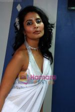 Rachna Shah glamour shoot on 5th April 2009 (9).JPG