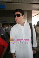 Aditya Pancholi depart for Golden temple in Domestic Airport, Mumbai on 9th April 2009 (43).JPG