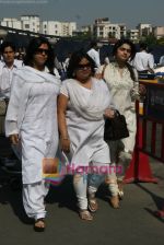 Ekta Kapoor, Prachi Desai depart for Golden temple in Domestic Airport, Mumbai on 9th April 2009 (2).JPG