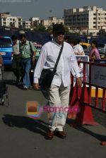 Prem Chopra depart for Golden temple in Domestic Airport, Mumbai on 9th April 2009 (2).JPG