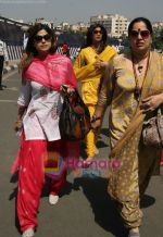 Shilpa Shetty, Shamita Shetty, Sunanda Shetty depart for Golden temple in Domestic Airport, Mumbai on 9th April 2009 (16).JPG