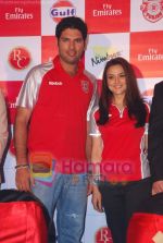 Preity Zinta, Yuvraj Singh at IPL press meet in Taj Land_s End on 11th April 2009 (3).JPG
