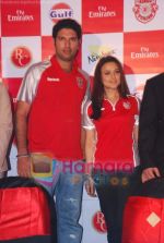 Preity Zinta, Yuvraj Singh at IPL press meet in Taj Land_s End on 11th April 2009 (5).JPG