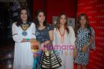 Aarti Surendranath, Shaina NC, Avanti Birla at Ceres store launch in Bandra, Mumbai on 14th April 2009 (4).JPG