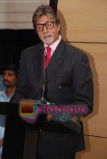 Amitabh Bachchan at the launch of Anil Dharker_s book in Mumbai on 14th April 2009 (15).JPG