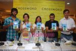 Purab Kohli, Tisca Chopra, Manjushree Abhinav, Chetan Bhagat, Rajat Kapoor at the Launch of Manjushree Abhinav_s Book The Grasshopper_s Pilgrimage on 15th April 20 (4).JPG
