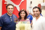 Shilpa Shetty along with Rajasthan Royal team visited PUMA store in South Africa on 14th April 2009 (9).jpg