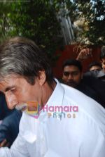 Amitabh Bachchan goes to vote on 30th April 2009 (3).JPG