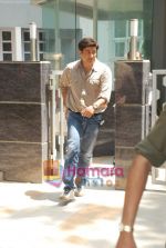 Sunny Deol goes to vote on 30th April 2009 (2).JPG