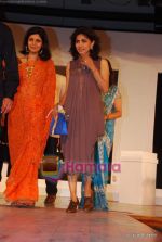 at BD Somani fashion show in Shanmukhanand Hall on 3rd May 2009 (66).JPG