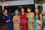 Raveena Tandon, Waheeda Rehman at store launch of designer Rina Shah with Jamila and Seema Malhotra in Khar on 4th May 2009 (3).JPG