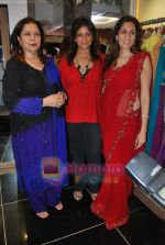 Sharmilla Khanna at store launch of designer Rina Shah with Jamila and Seema Malhotra in Khar on 4th May 2009 (63).JPG