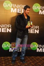 John Abraham endorses Garnier Men products in Trident on 7th May 2009 (10).JPG
