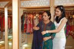 Pooja Chopra shops for her mom at Ritu Kumar store, Lower Parel on 8th May 2009 (5).JPG