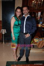 alpana with avinash panjabi at Uppercrust Magazine dinner in ITC Grand Central on 10th May 2009.JPG