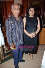 ramesh sippy and kiron juneja at Uppercrust Magazine dinner in ITC Grand Central on 10th May 2009 (2).JPG