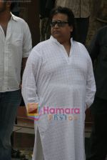 Bappi Lahiri at prakash mehra funeral in Oshiwara, Andheri, Mumbai on 18th May 2009 (2).JPG