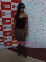 Neetu Chandra at Big Fm promotional sign up campaign in Atria Mall on 21st May 2009 (9).JPG