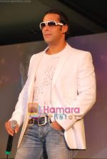 Salman Khan at the launch of the second season of Dus Ka Dum on 21st May 2009 (24).JPG