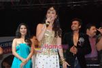 Sophie Chaudhry, Jackie Bhagnani, Kareena Kapoor at Kal Kissne Dekha concert at Ahmedabad on 21st May 2009 (5).JPG