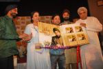 Javed Akhtar, Shabana Azmi, Kailash Kher at the launch of Jaswinder Singh_s album Ishq Nahin Asaan in Bhavans on 27th May 2009 (4) - Copy.JPG