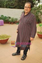 Rakesh Bedi at the launch of Jaswinder Singh_s album Ishq Nahin Asaan in Bhavans on 27th May 2009 (3).JPG
