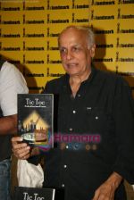 Mahesh Bhatt at Tic Toc book launch in Landmark, Mumbai on 28th May 2009 (11).JPG