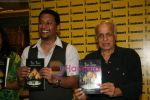 Mahesh Bhatt at Tic Toc book launch in Landmark, Mumbai on 28th May 2009 (14).JPG