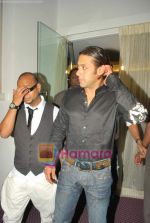Salman Khan at Aalim Hakim salon launch at True Fitness on 29th May 2009 (4).JPG