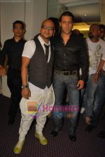 Salman Khan at Aalim Hakim salon launch at True Fitness on 29th May 2009 (7).JPG
