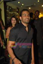 Upen Patel at Aalim Hakim salon launch at True Fitness on 29th May 2009 (82).JPG
