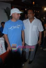 Atul Agnihotri at Mr india Sanjay Chaddha_s bash in Derby Cafe on 1st June 2009 (2).JPG