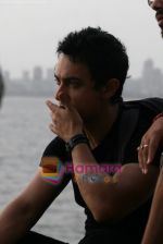 Aamir Khan shoots for Monaco chips Ad in Churchgate, Mumbai on 7th June 2009 (13).JPG