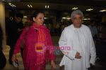Javed Akhtar, Shabana Azmi arrive at Mumbai Airport from IIFA, Macau on 14th June 2009 (39).JPG