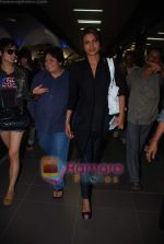 Priyanka Chopra arrive at Mumbai Airport from IIFA, Macau on 14th June 2009 (5).JPG