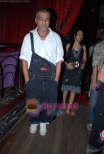 Lucky Ali at the launch of DJ Praveen Nair_s album in Enigma on 18th June 2009 (15).JPG
