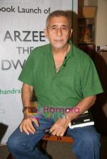 Naseeruddin Shah at Azeer the Dwarf book launch in Crossword on 19th June 2009 (19).JPG