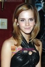 Emma Watson at the premiere of film HARRY POTTER AND THE HALF BLOOD PRINCE on 9th July 2009 in NY (23).jpg