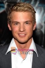 Freddie Stroma at the premiere of film HARRY POTTER AND THE HALF BLOOD PRINCE on 9th July 2009 in NY (17).jpg