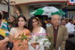 Vidya Balan, Shaina NC at I Love Mumbai plant sampling campaign on 11th July 2009 (2).JPG